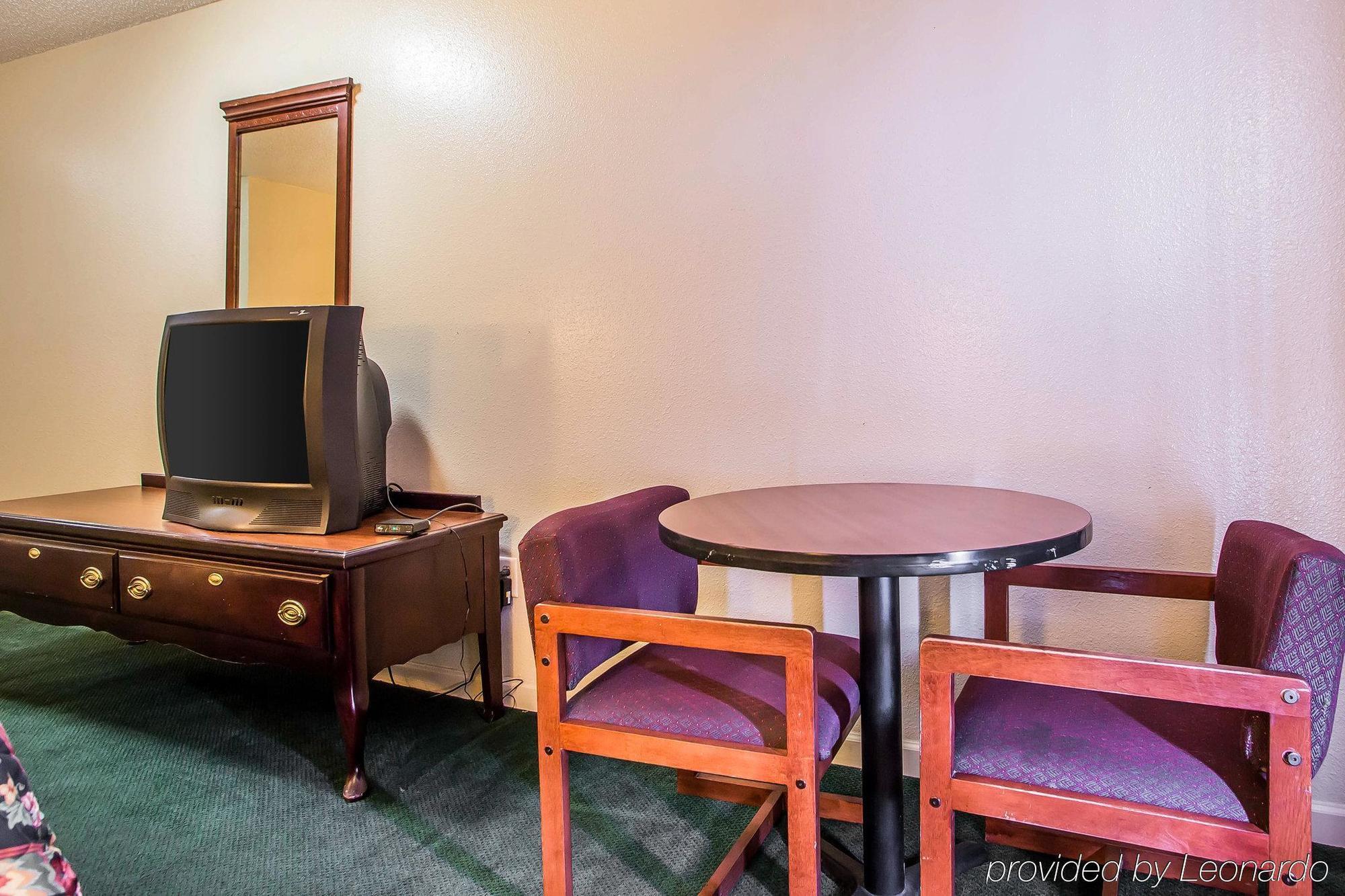 Econo Lodge Inn & Suites Granite City Exterior foto