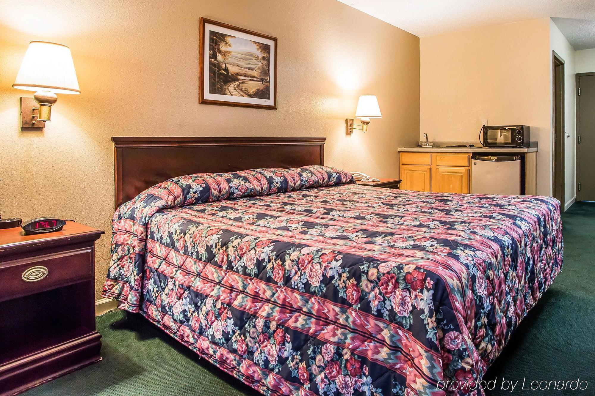 Econo Lodge Inn & Suites Granite City Exterior foto